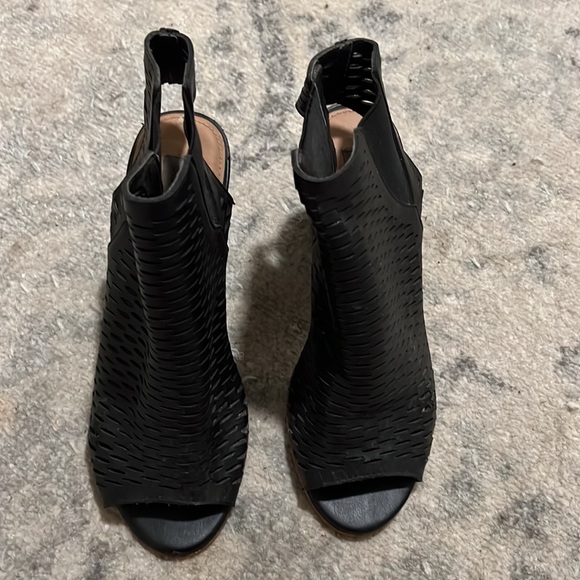 Steve Madden open toe booties - Picture 2 of 6